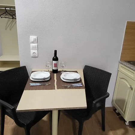 Dimitri Apartament *